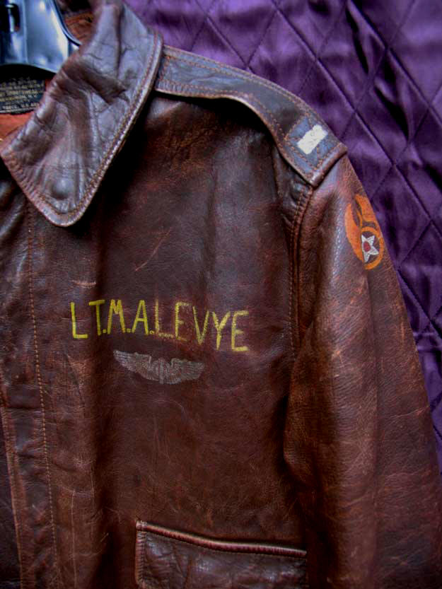 M.L. Levye bombardier 851st Bombardment Squadron, 490th Bombardment Group Original A-2 Horsehide Flight Jacket